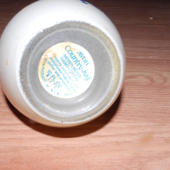 Avon Country Jug Hand Moisturizer Bottle - Picture 2 of 2